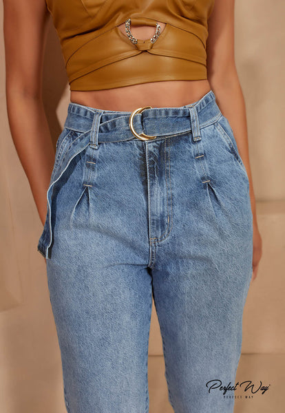 Blue Jeans with Embroidered Pocket Detail